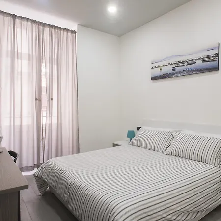 לינה וארוחת בוקר La Casa Di Luna 4*